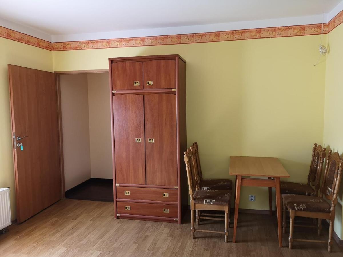 Villa Zamek Ostrowski à Chojnik Extérieur photo